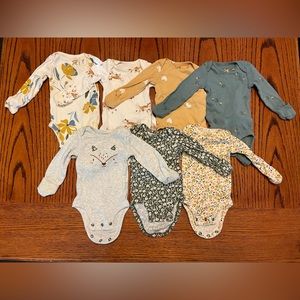Assortment of 7 New Born Baby Onesies with Mittens